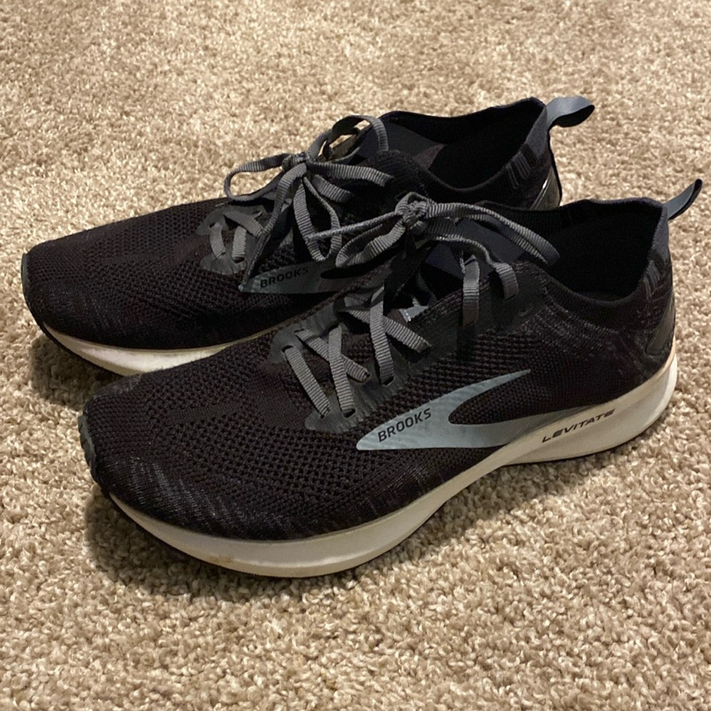 Brooks 4.0 Levitate Men’s Size 9 Black Running Shoes
